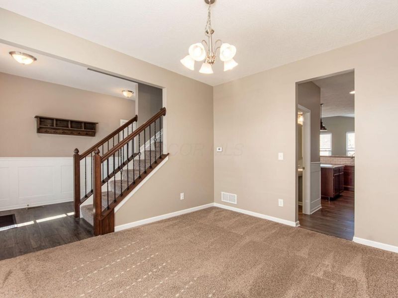 160 Chestnut Commons Drive, Commercial Point, OH 43116 Photo 8