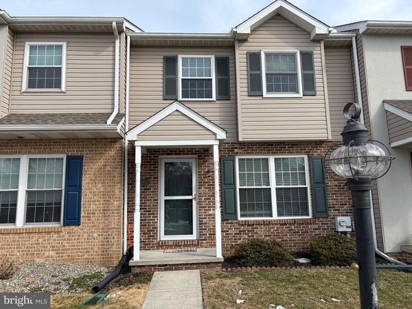1111 HAMPDEN DRIVE, STRASBURG, PA 17579