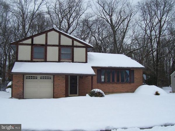 211 FORREST DRIVE, BLACKWOOD, NJ 08012