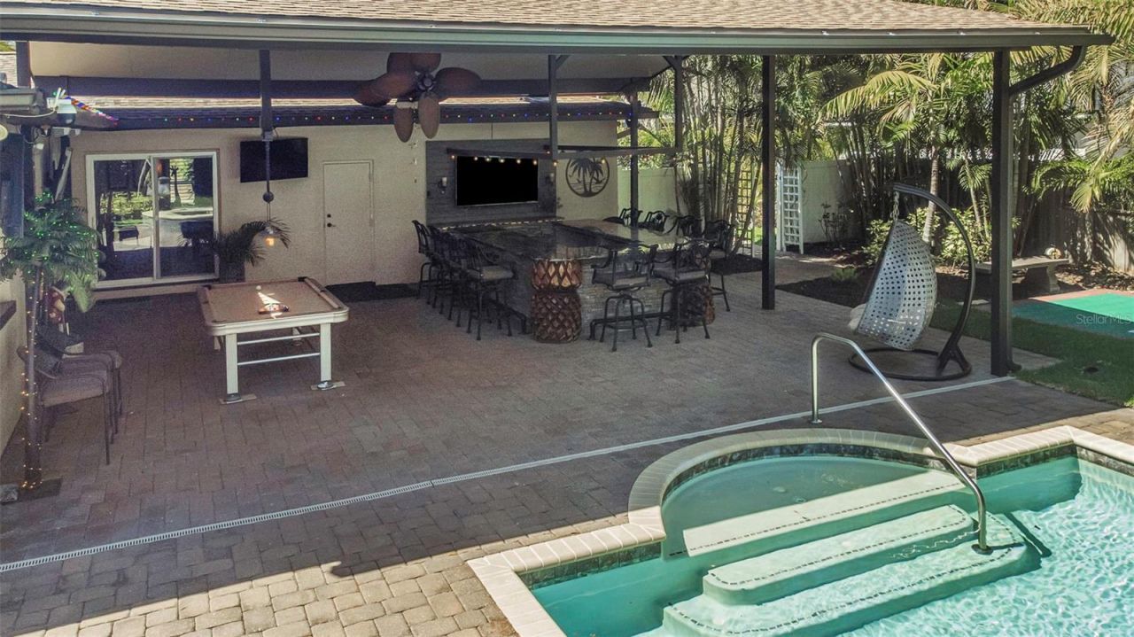 1437 Country Club Rd N Road N, Unit COUNTRY CL, Saint Petersburg, FL 33710 Photo