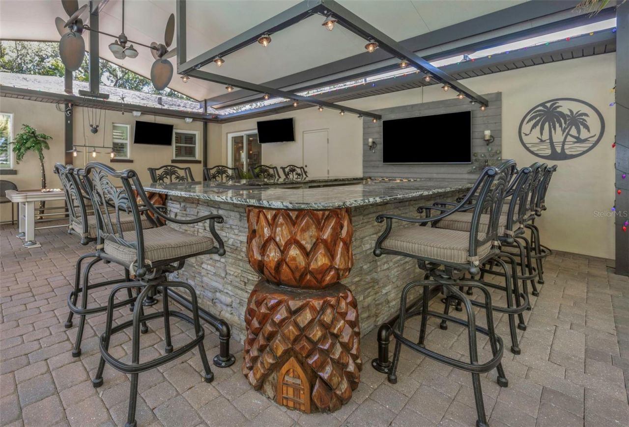 1437 Country Club Rd N Road N, Unit COUNTRY CL, Saint Petersburg, FL 33710 Photo