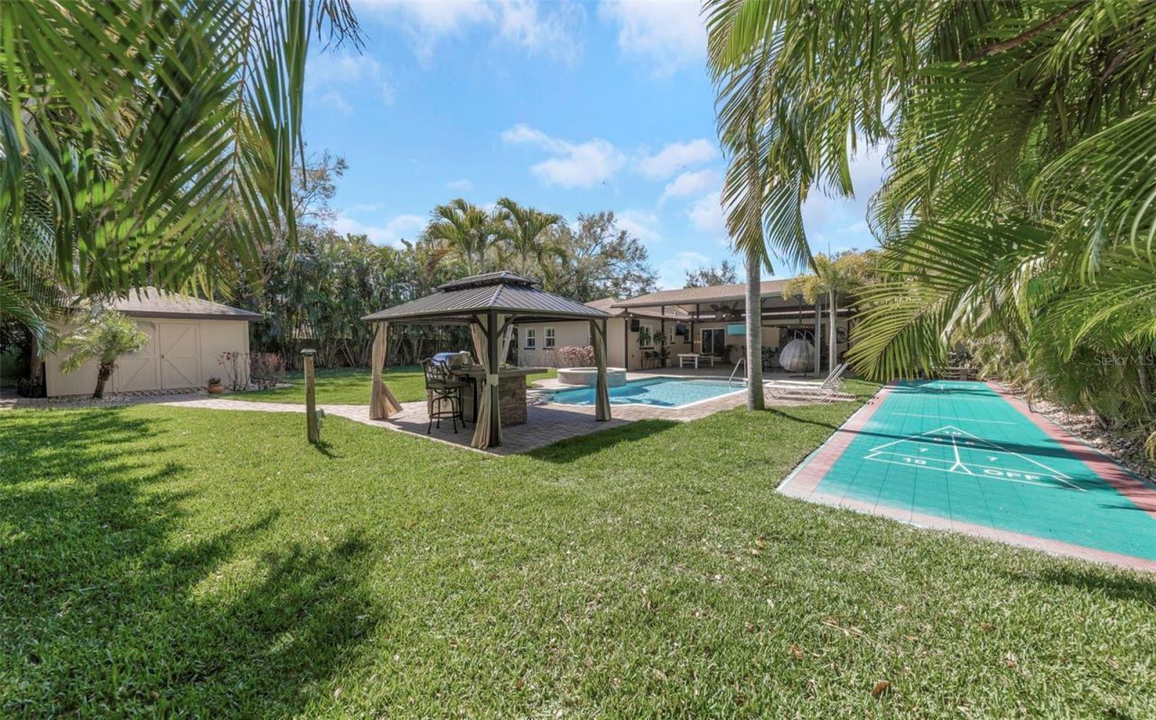 1437 Country Club Rd N Road N, Unit COUNTRY CL, Saint Petersburg, FL 33710 Photo