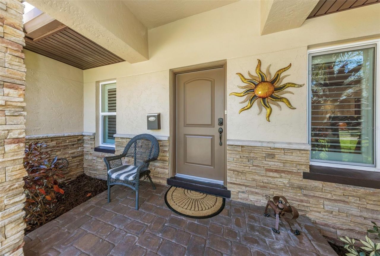 1437 Country Club Rd N Road N, Unit COUNTRY CL, Saint Petersburg, FL 33710 Photo