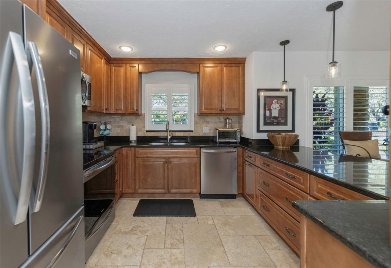 1437 Country Club Rd N Road N, Unit COUNTRY CL, Saint Petersburg, FL 33710 Photo