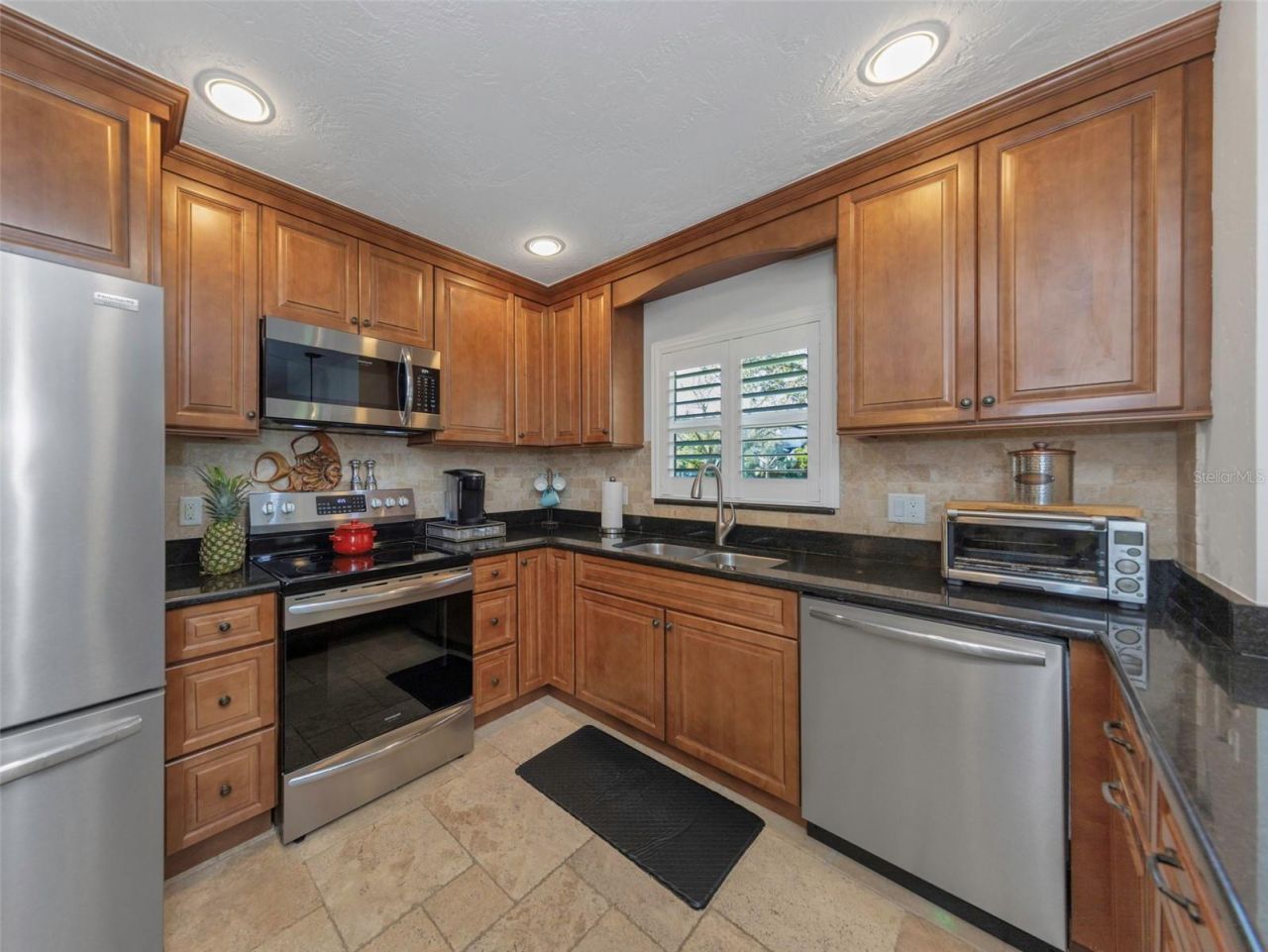 1437 Country Club Rd N Road N, Unit COUNTRY CL, Saint Petersburg, FL 33710 Photo