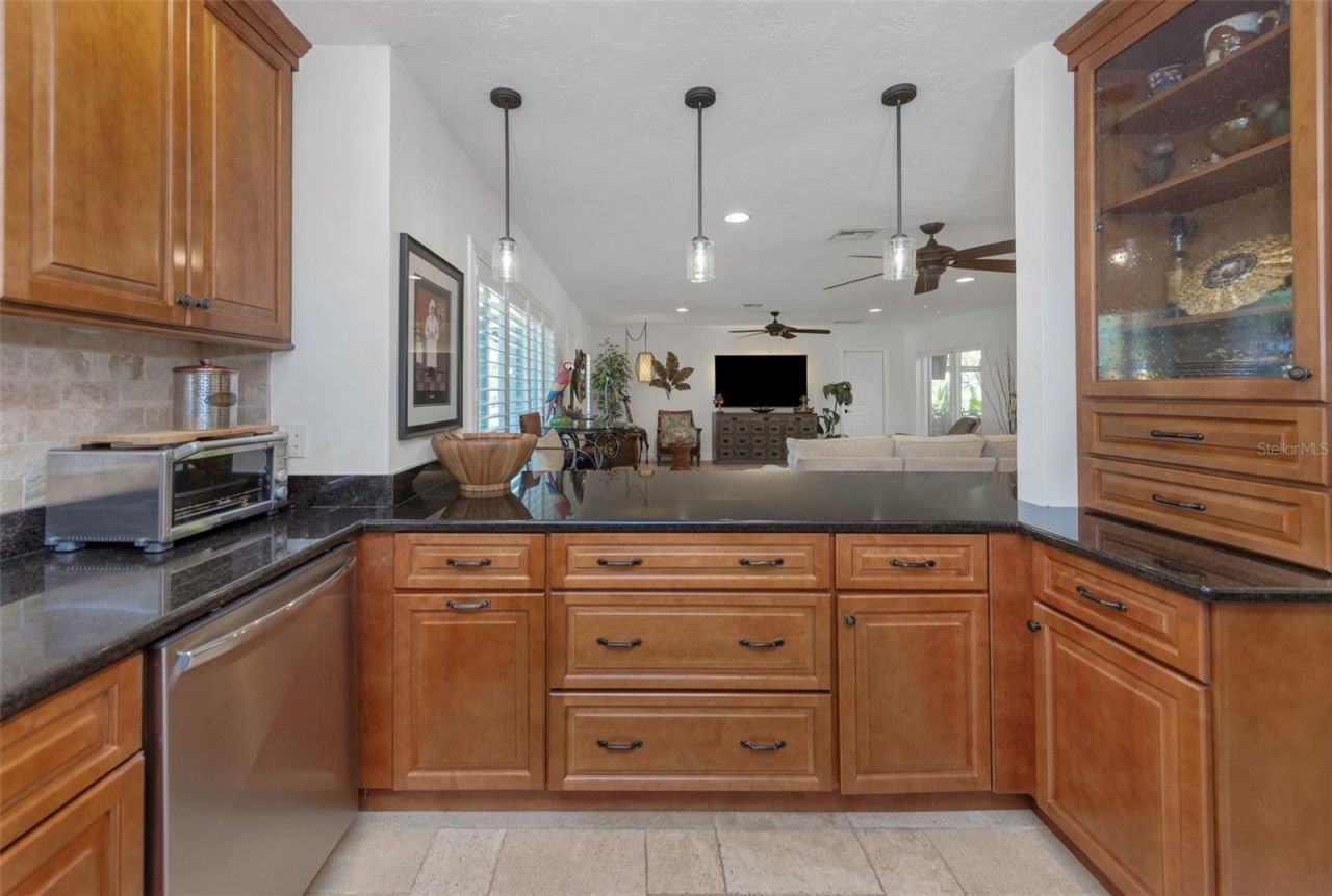 1437 Country Club Rd N Road N, Unit COUNTRY CL, Saint Petersburg, FL 33710 Photo