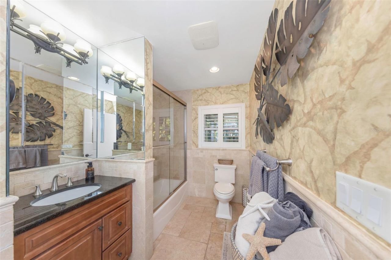 1437 Country Club Rd N Road N, Unit COUNTRY CL, Saint Petersburg, FL 33710 Photo