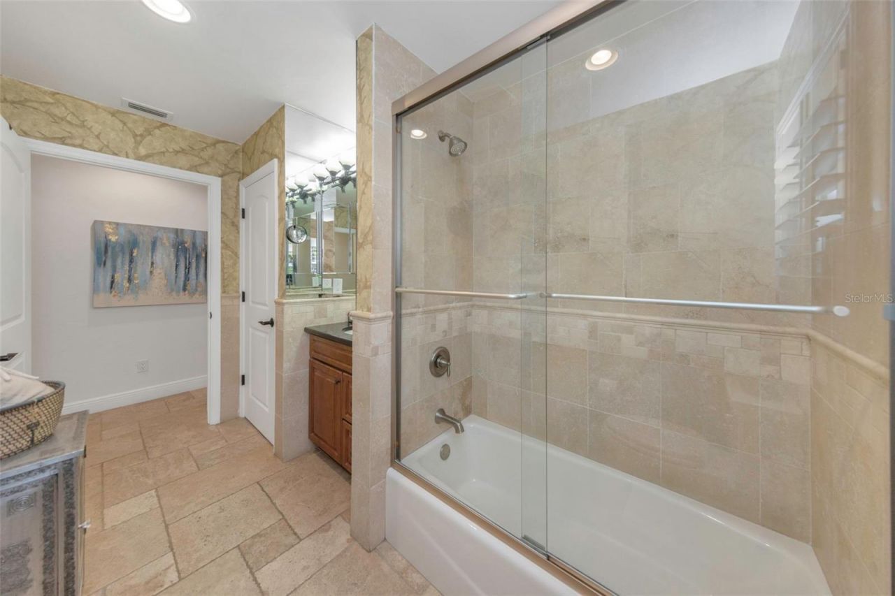 1437 Country Club Rd N Road N, Unit COUNTRY CL, Saint Petersburg, FL 33710 Photo