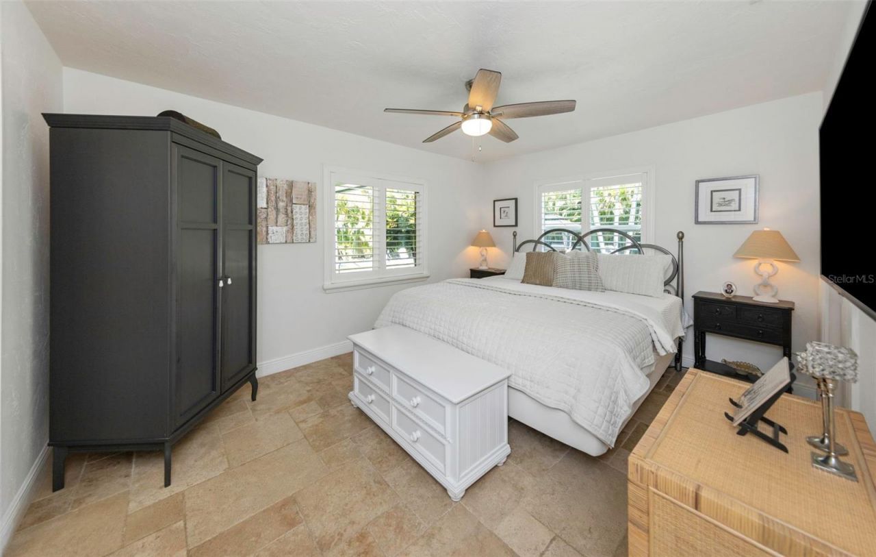 1437 Country Club Rd N Road N, Unit COUNTRY CL, Saint Petersburg, FL 33710 Photo