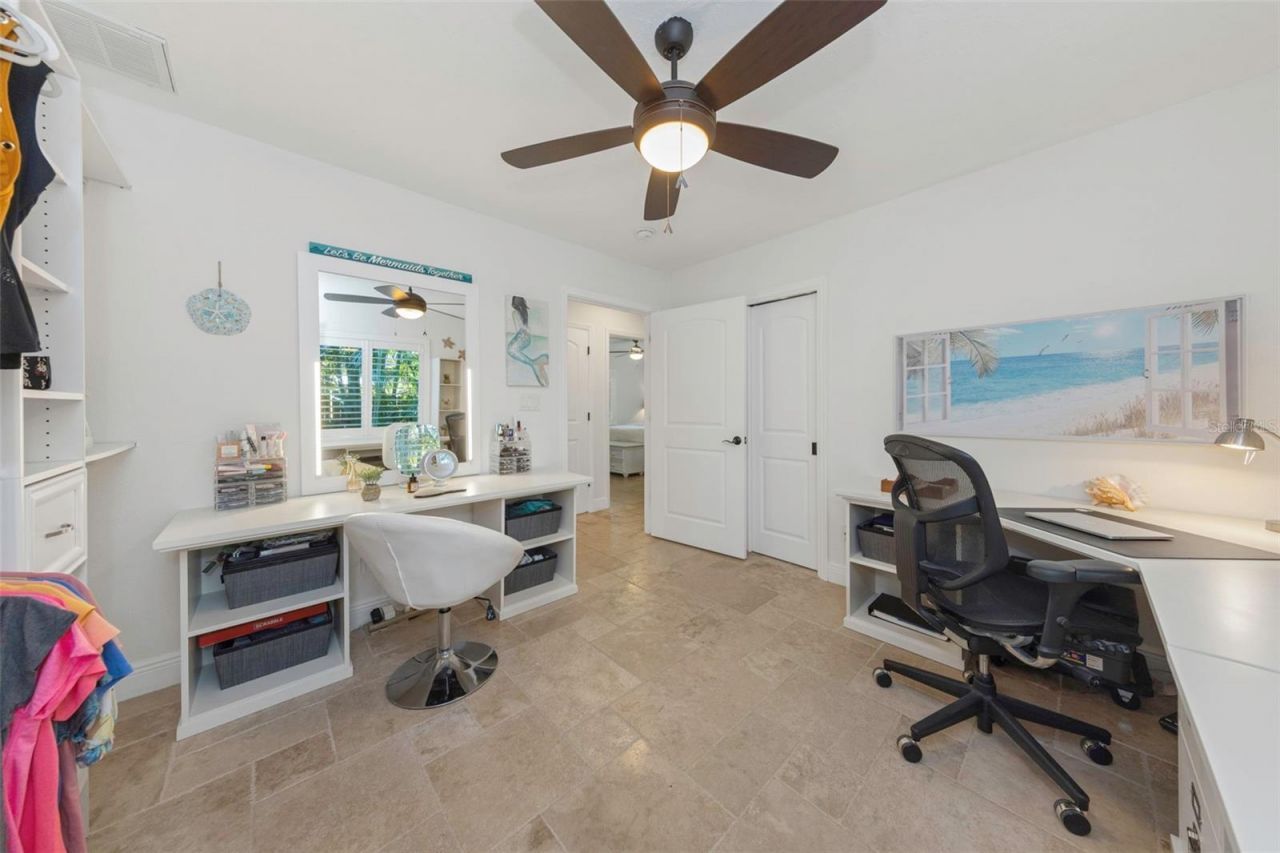 1437 Country Club Rd N Road N, Unit COUNTRY CL, Saint Petersburg, FL 33710 Photo