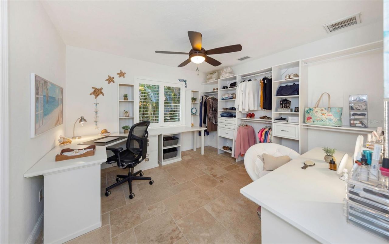 1437 Country Club Rd N Road N, Unit COUNTRY CL, Saint Petersburg, FL 33710 Photo