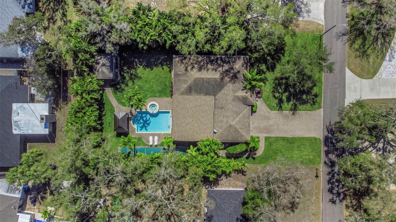 1437 Country Club Rd N Road N, Unit COUNTRY CL, Saint Petersburg, FL 33710 Photo