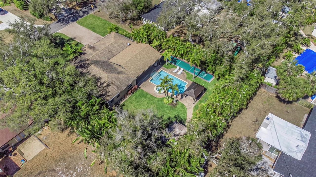 1437 Country Club Rd N Road N, Unit COUNTRY CL, Saint Petersburg, FL 33710 Photo