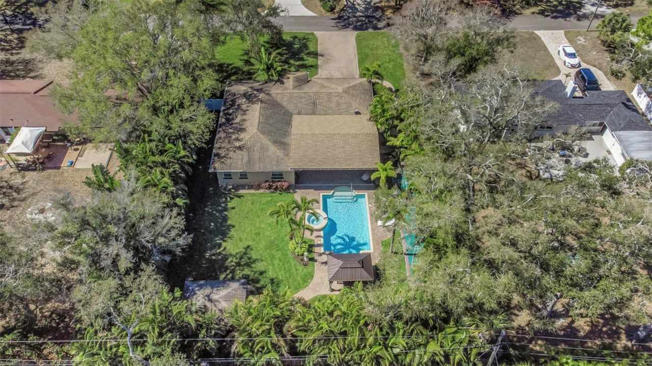 1437 Country Club Rd N Road N, Unit COUNTRY CL, Saint Petersburg, FL 33710 Photo