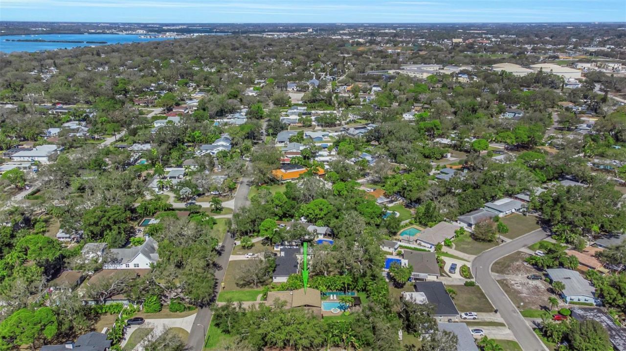 1437 Country Club Rd N Road N, Unit COUNTRY CL, Saint Petersburg, FL 33710 Photo