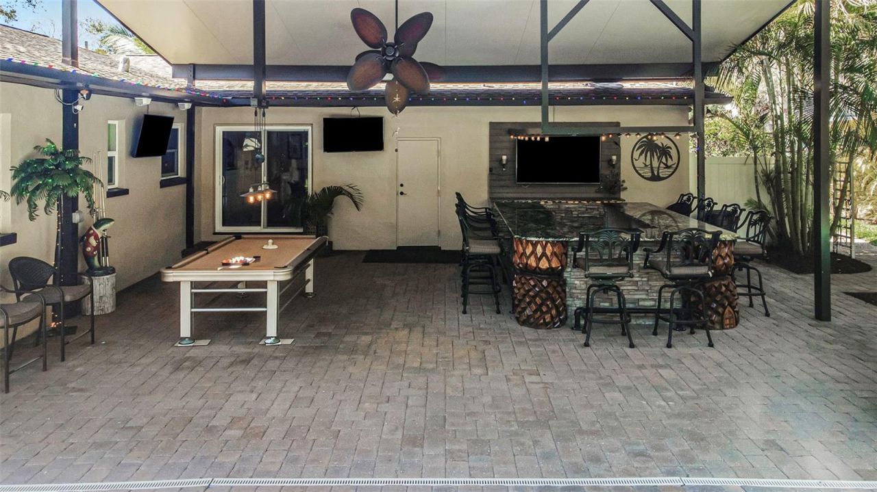 1437 Country Club Rd N Road N, Unit COUNTRY CL, Saint Petersburg, FL 33710 Photo