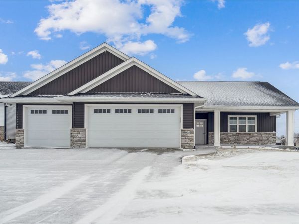 1625 Cottage Ridge Drive , Marion, IA 52302
