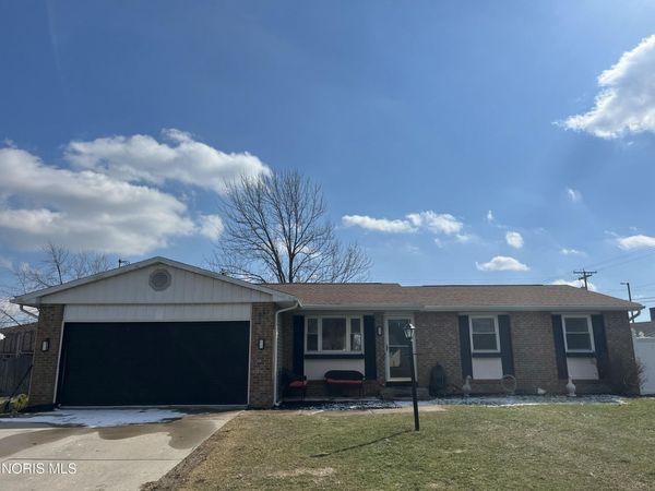 851 Anthony Wayne Boulevard, Defiance, OH 43512