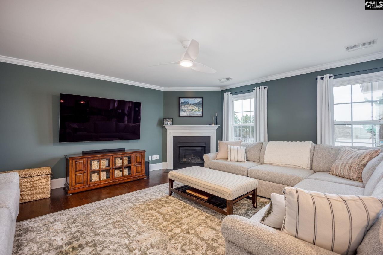 691 Gladiolus Photo 16