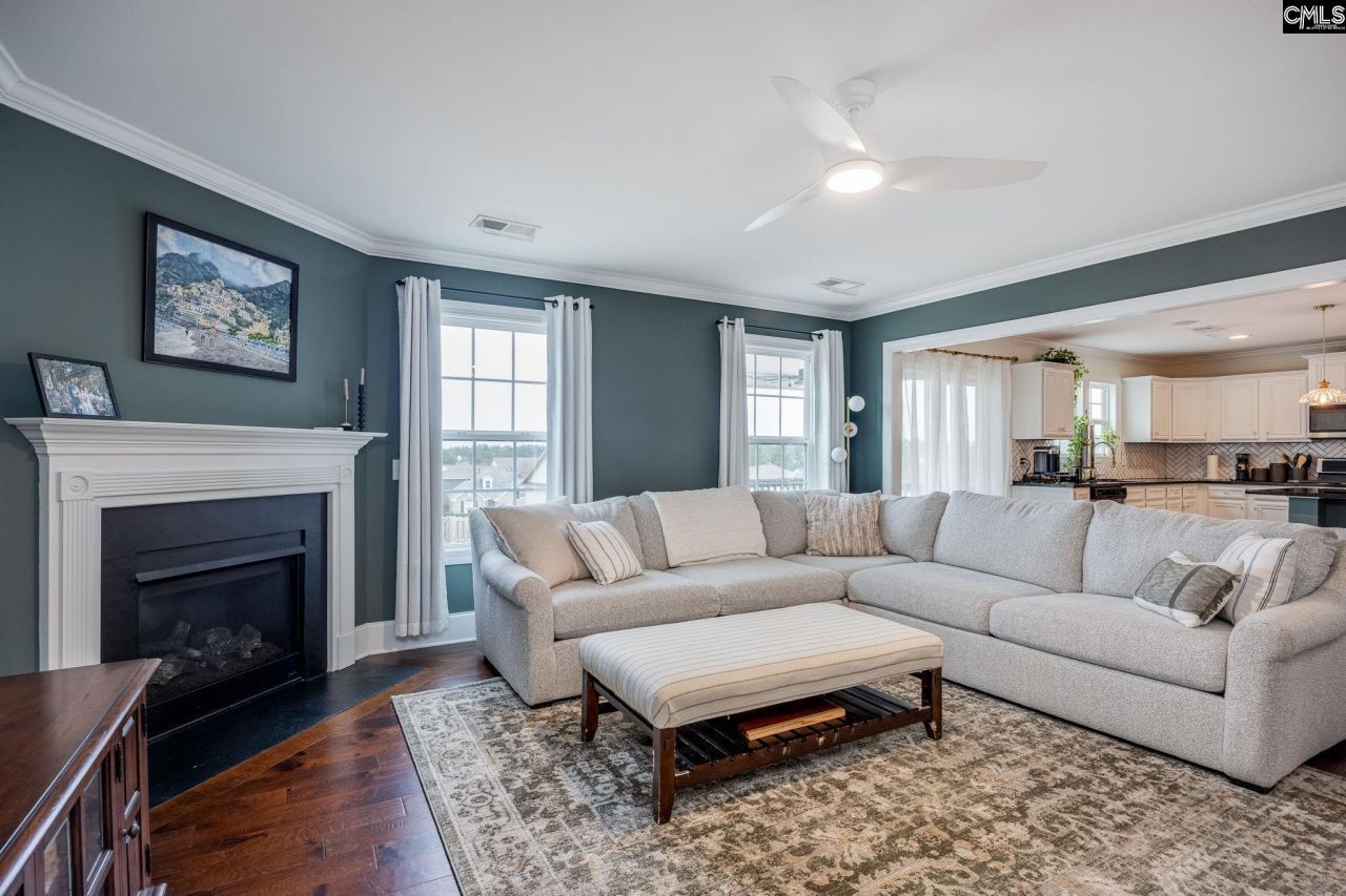 691 Gladiolus Photo 17