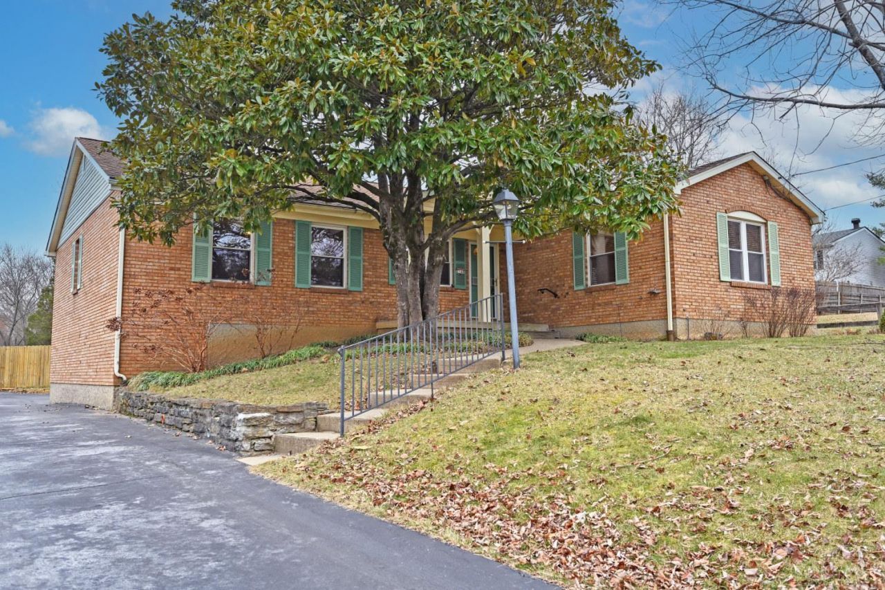 2140 Trailwood Drive, Cincinnati, OH 45230 Main Photo