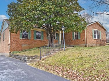2140 Trailwood Drive, Cincinnati, OH 45230