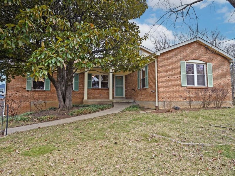 2140 Trailwood Drive, Cincinnati, OH 45230 Photo 2