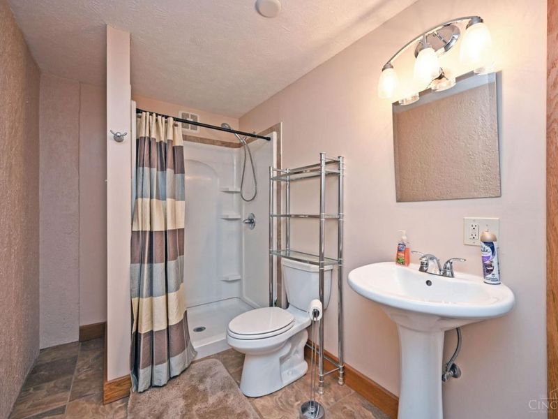 2140 Trailwood Drive, Cincinnati, OH 45230 Photo 42