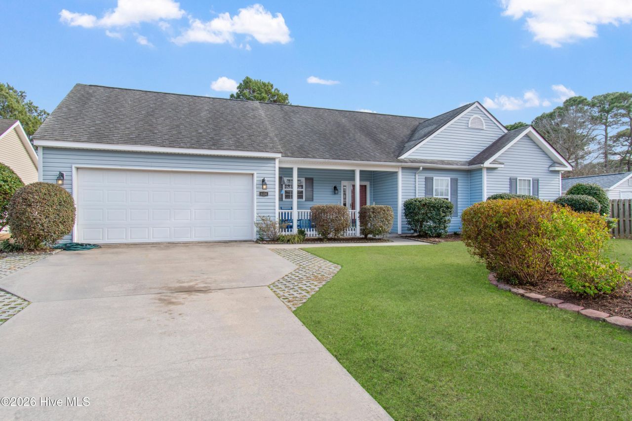 4430 Spinnaker Street Se, Southport, NC 28461 Main Photo