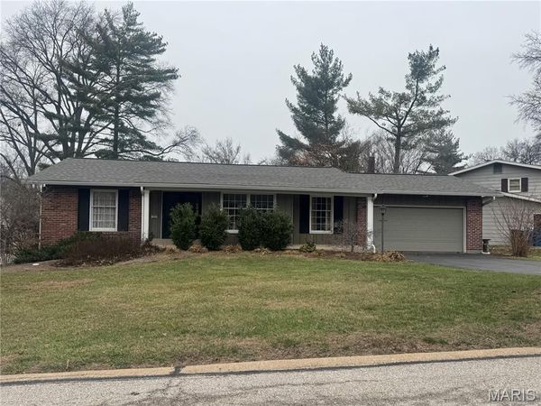 313 Providence Road, Ballwin, MO 63011