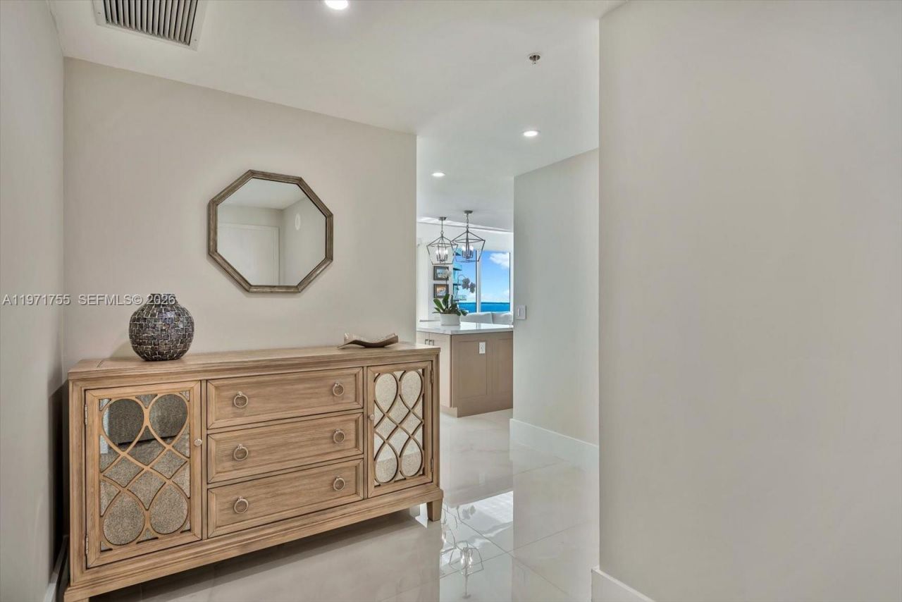 3400 SW 27th Ave , Unit 1601, Miami, FL 33133 Photo