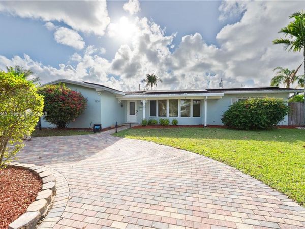 1304 N 40th Ave, Hollywood, FL 33021