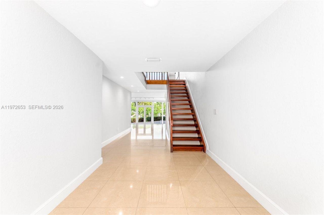5990 Paradise Point Dr, Palmetto Bay, FL 33157 Photo