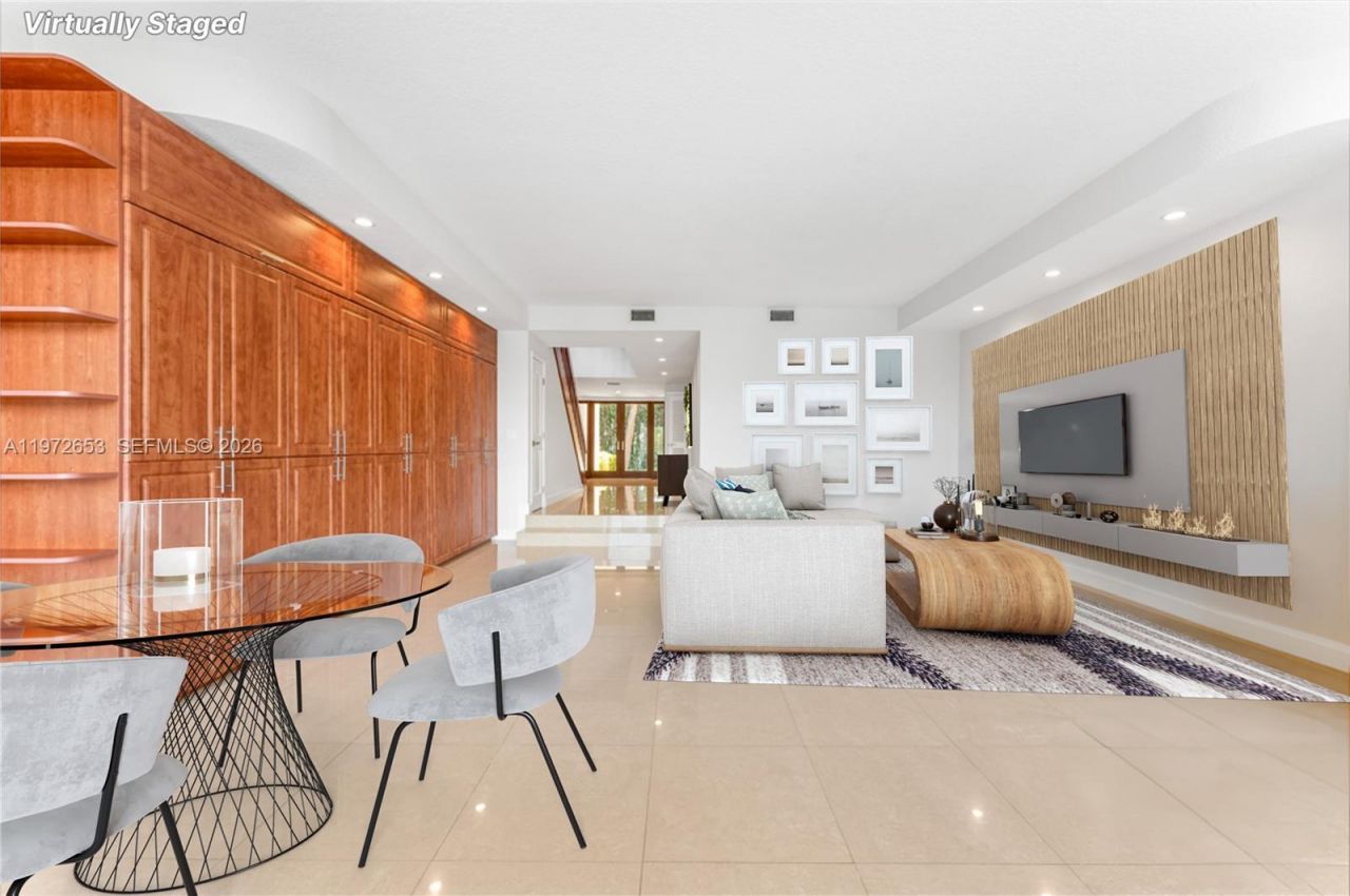 5990 Paradise Point Dr , Palmetto Bay, FL 33157 Photo