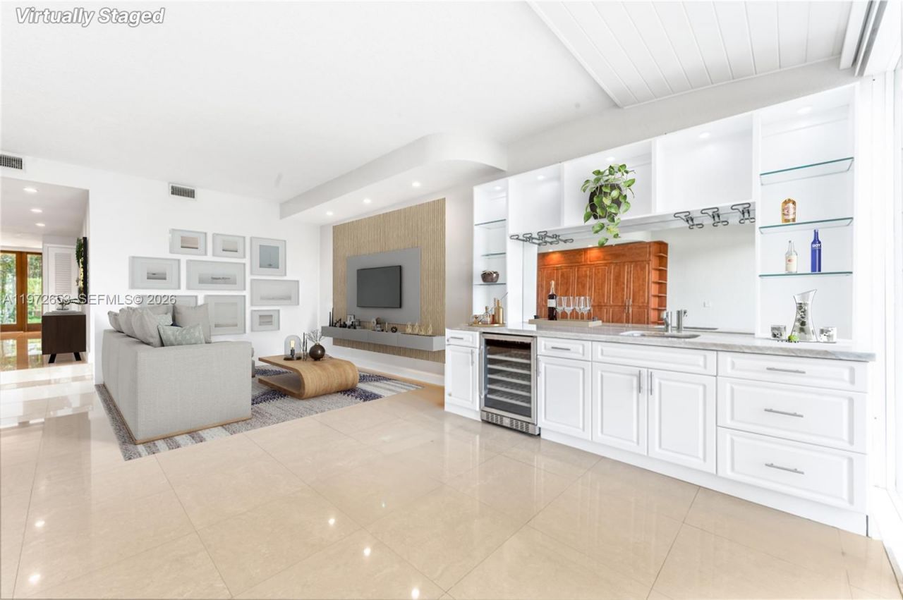 5990 Paradise Point Dr, Palmetto Bay, FL 33157 Photo