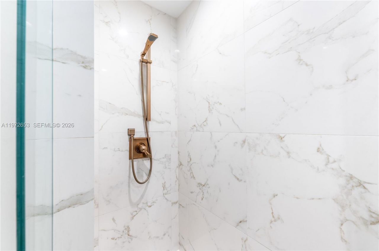 5990 Paradise Point Dr , Palmetto Bay, FL 33157 Photo