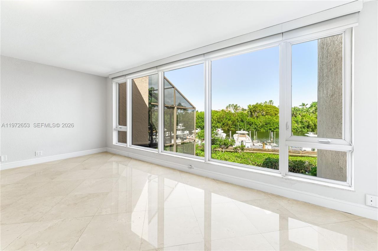 5990 Paradise Point Dr, Palmetto Bay, FL 33157 Photo