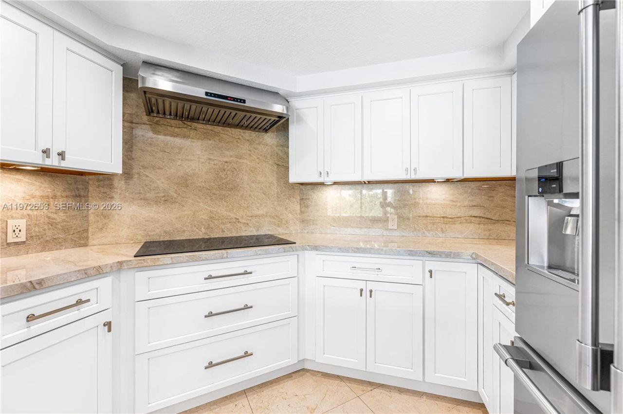 5990 Paradise Point Dr, Palmetto Bay, FL 33157 Photo