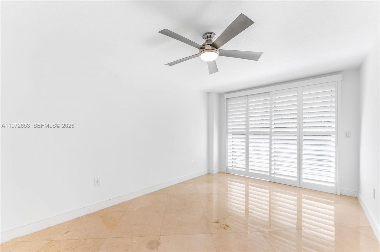 5990 Paradise Point Dr, Palmetto Bay, FL 33157 Photo