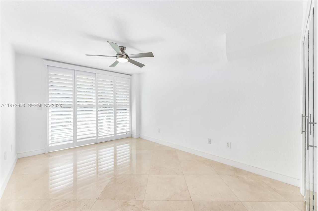 5990 Paradise Point Dr, Palmetto Bay, FL 33157 Photo