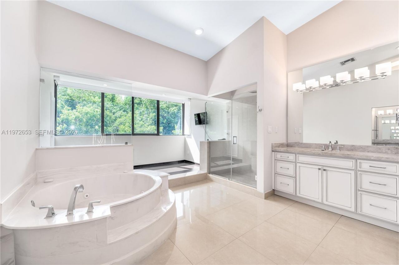 5990 Paradise Point Dr, Palmetto Bay, FL 33157 Photo