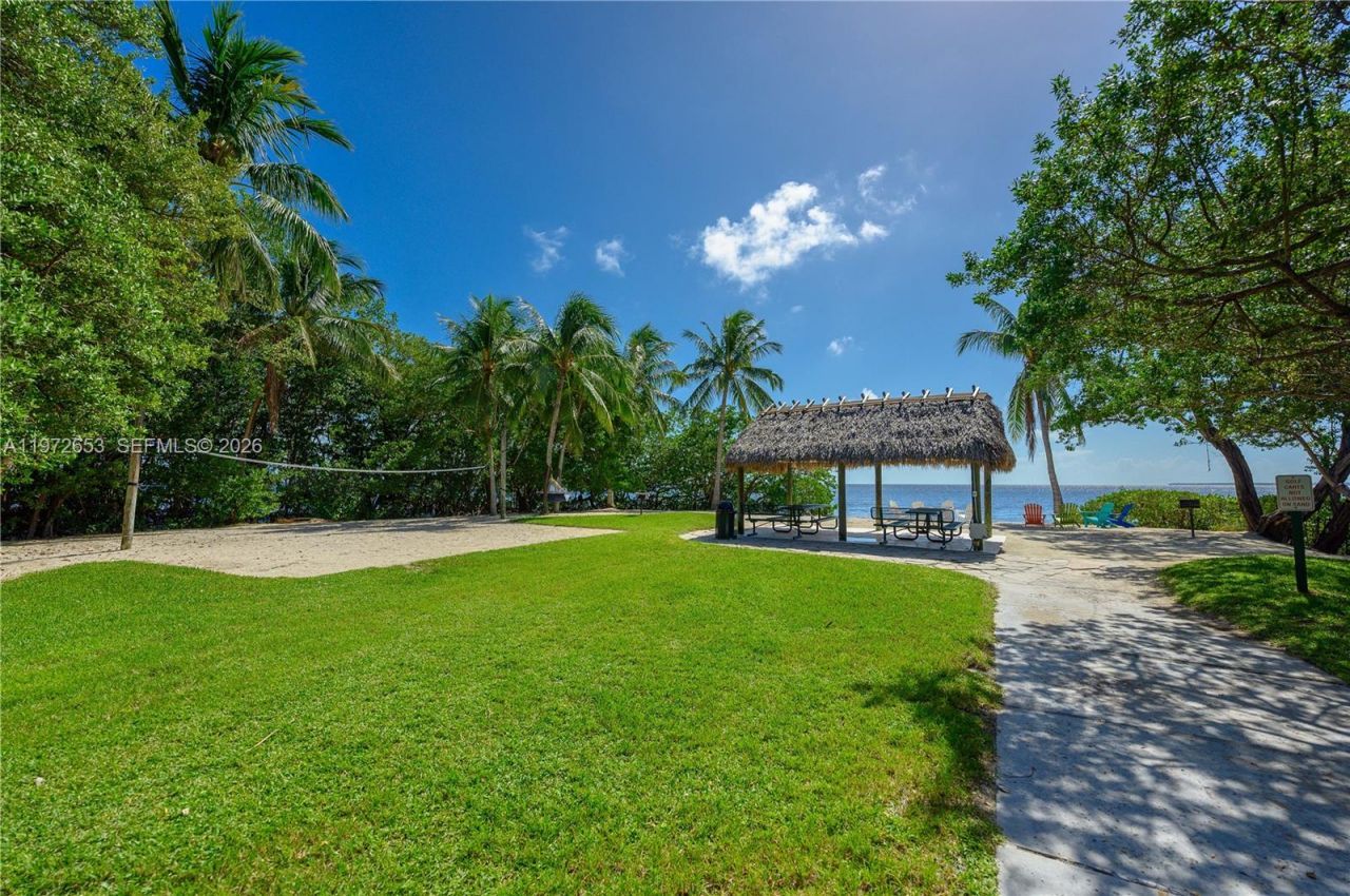 5990 Paradise Point Dr, Palmetto Bay, FL 33157 Photo