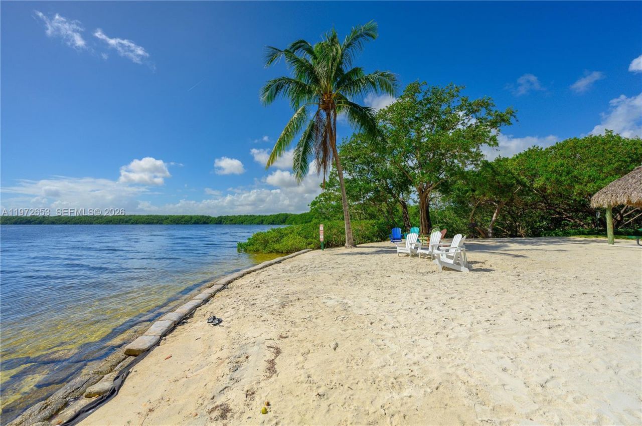 5990 Paradise Point Dr, Palmetto Bay, FL 33157 Photo