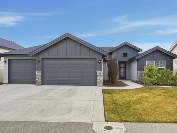 2229 E Grayson St, Meridian, ID 83642