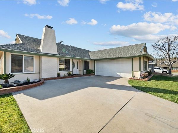 27939 Honeycomb, Saugus, CA 91350