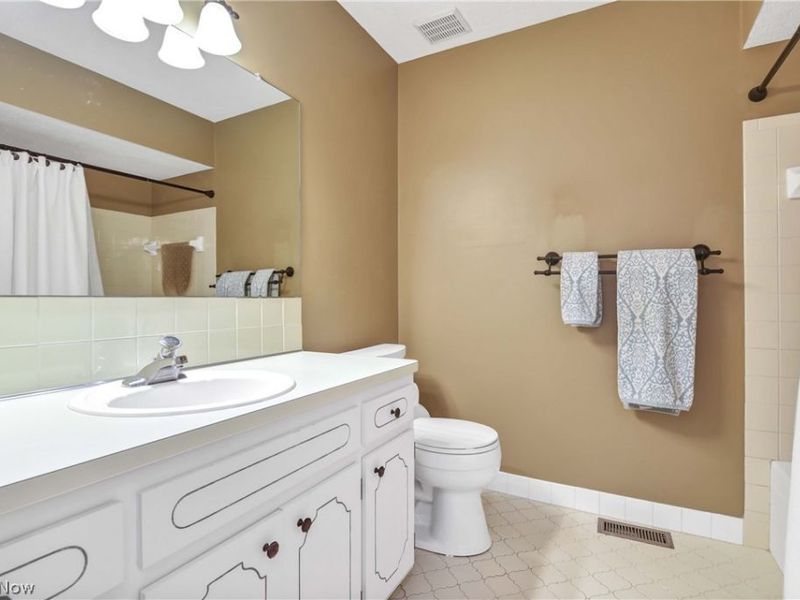 3720 Addington Court, Unit M177, Fairview Park, OH 44126 Photo 32