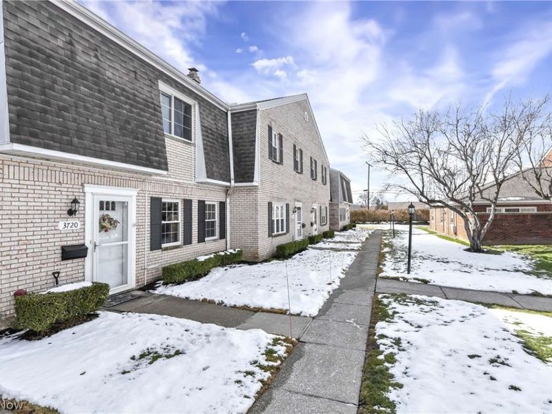 3720 Addington Court, Unit M177, Fairview Park, OH 44126 Photo 4