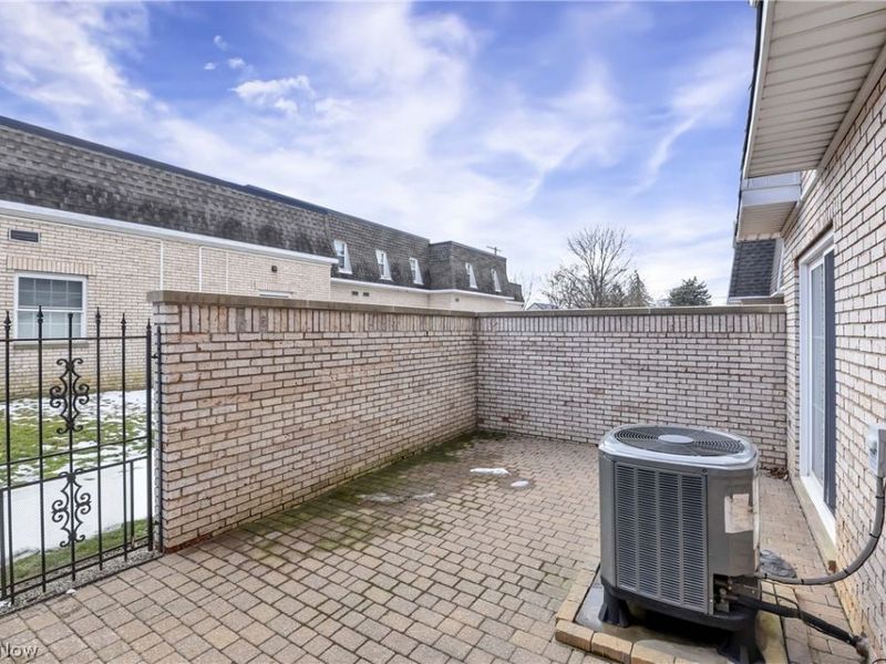 3720 Addington Court, Unit M177, Fairview Park, OH 44126 Photo 6