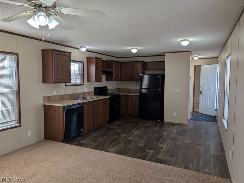 230 Cedar Brook Drive, Elyria, OH 44035 Photo 3