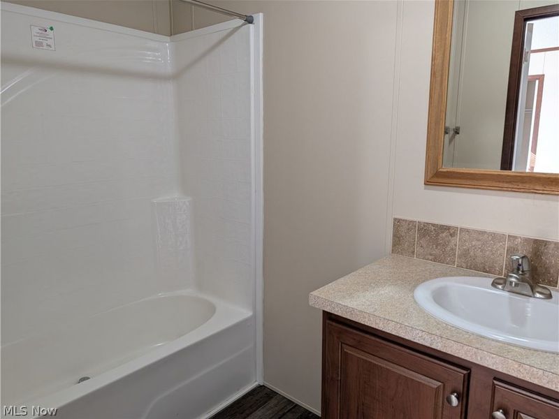 230 Cedar Brook Drive, Elyria, OH 44035 Photo 6